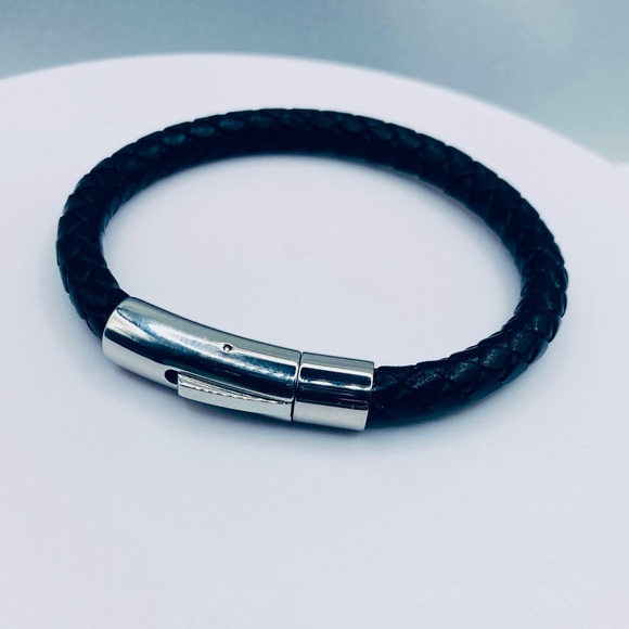 Men’s Black Leather Bracelet with Stainless Steel Silver Clasp - Picture 5 of 5
